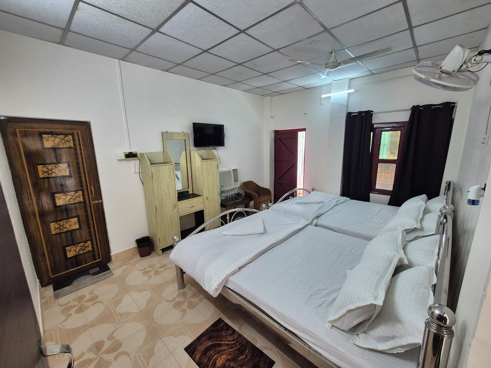 Deluxe Quadruple Room, Garden View | Soundproofing, WiFi (free), individually decorated