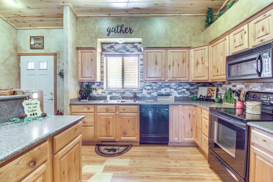 House (3 Bedrooms) | Interior