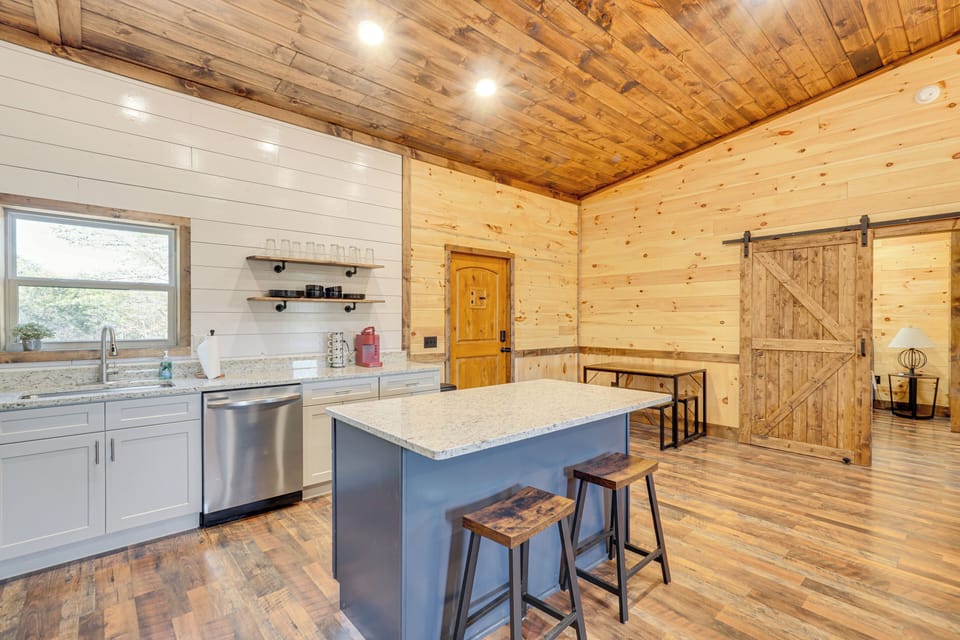 House (2 Bedrooms) | Interior