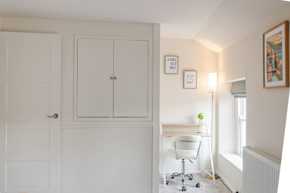 Master bedroom desk space