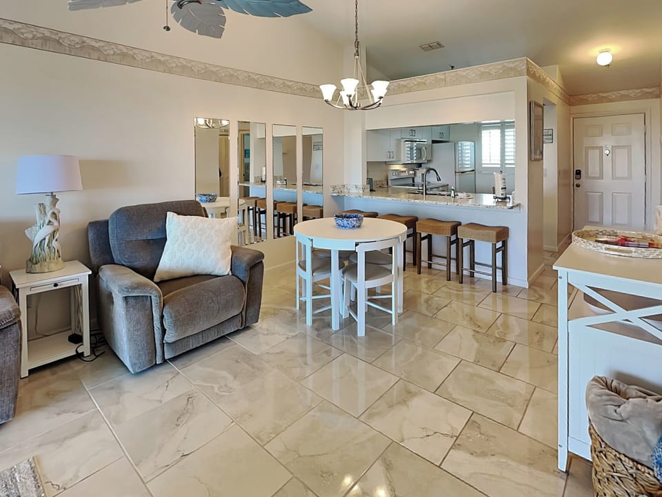 Dining Area - Seating for Eight with Breakfast Bar
