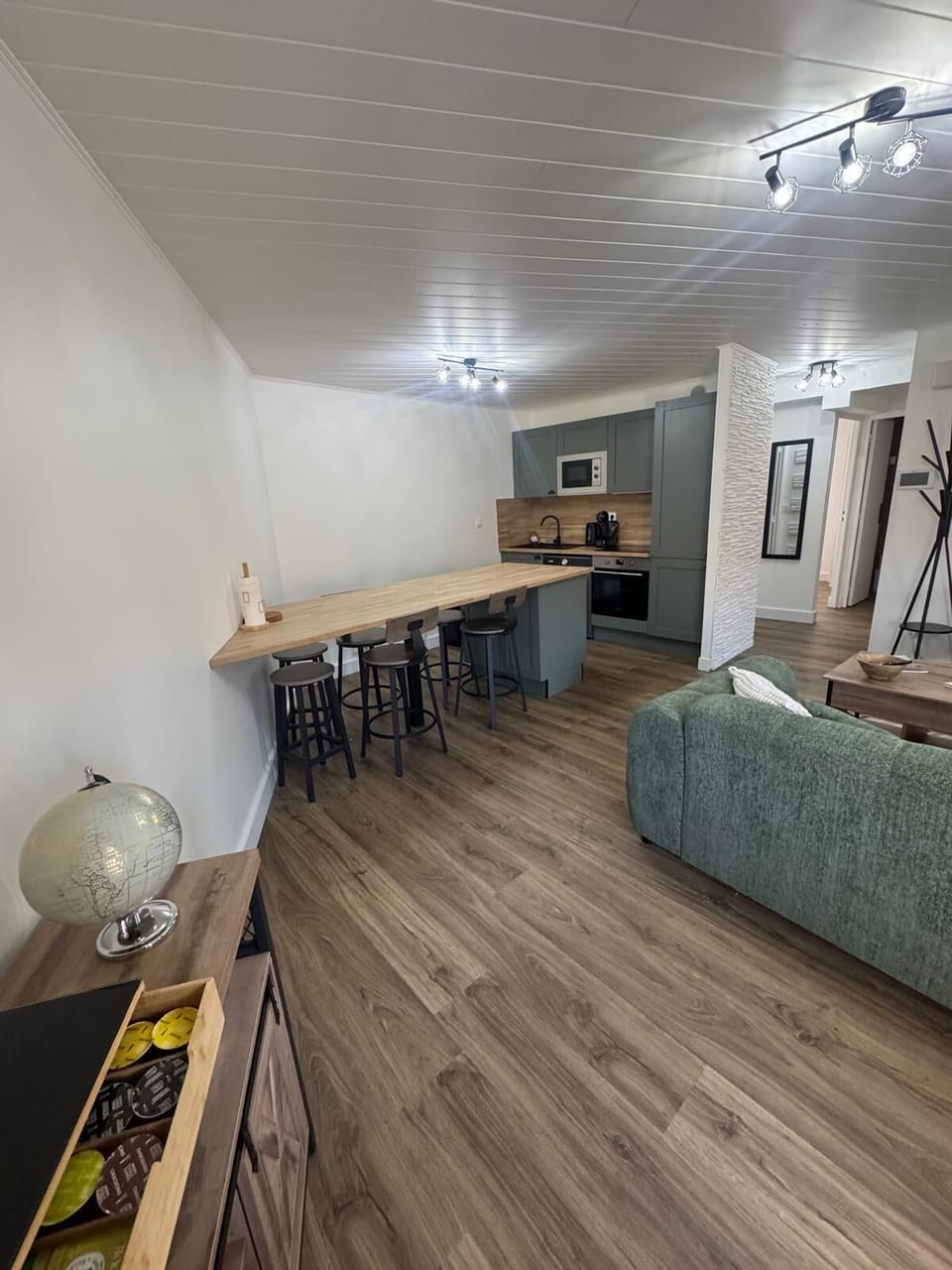 Superior Apartment | Private kitchen | Espresso maker, coffee/tea maker, electric kettle, toaster