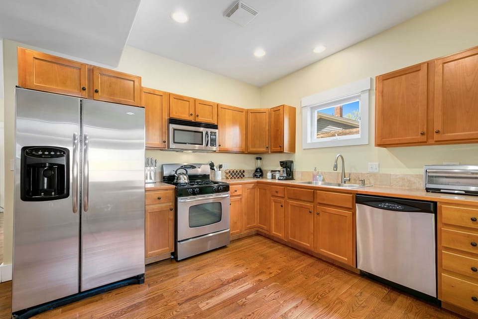Fully-equipped Kitchen with Stainless Steel Appliances (main level)