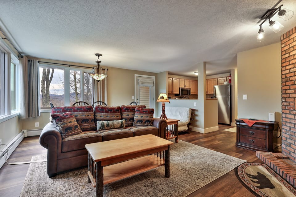 Condo, 1 Bedroom | Living area