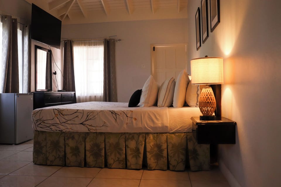 Superior Single Room, Sea View | In-room safe, desk, WiFi (free)