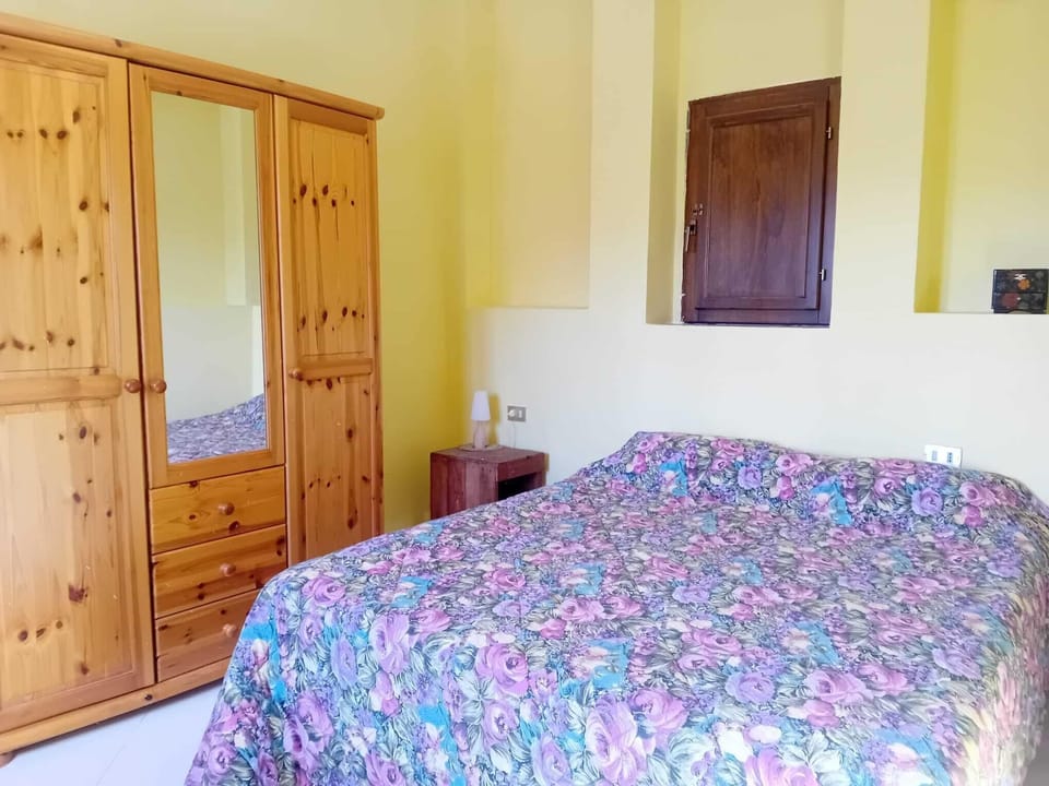 House, 3 Bedrooms, Smoking, Fireplace | 3 bedrooms