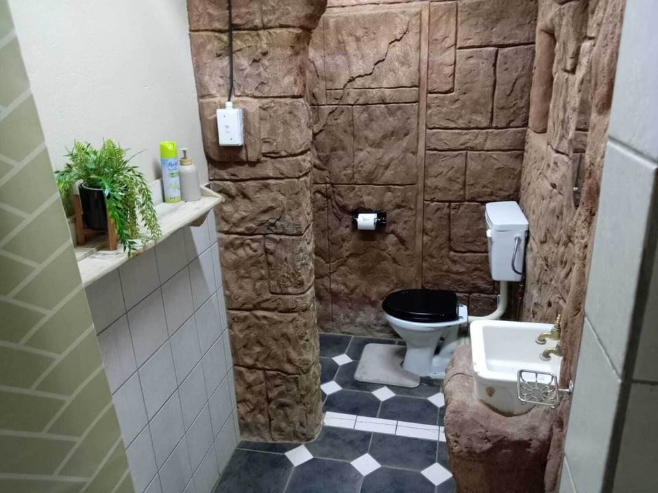Basic Double Room, Garden View | Bathroom