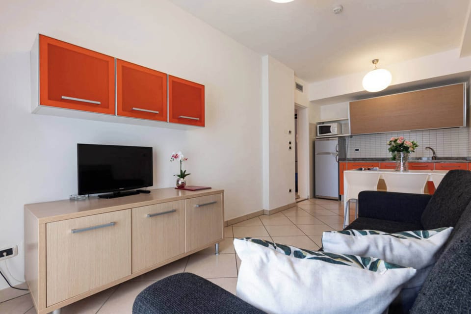 Apartment, 1 Bedroom, Terrace | Living room