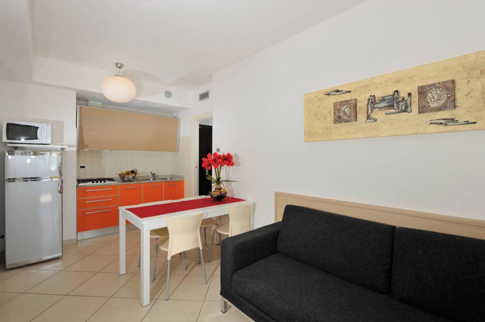 Apartment, 2 Bedrooms, Terrace, Ocean View | Living room