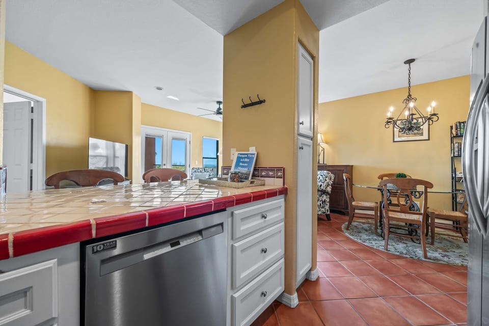 House | 2 bedrooms, desk