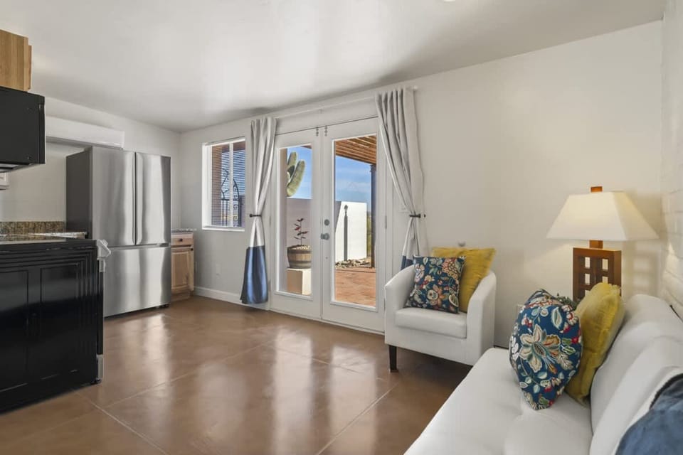 House | 5 bedrooms, desk, high-speed internet