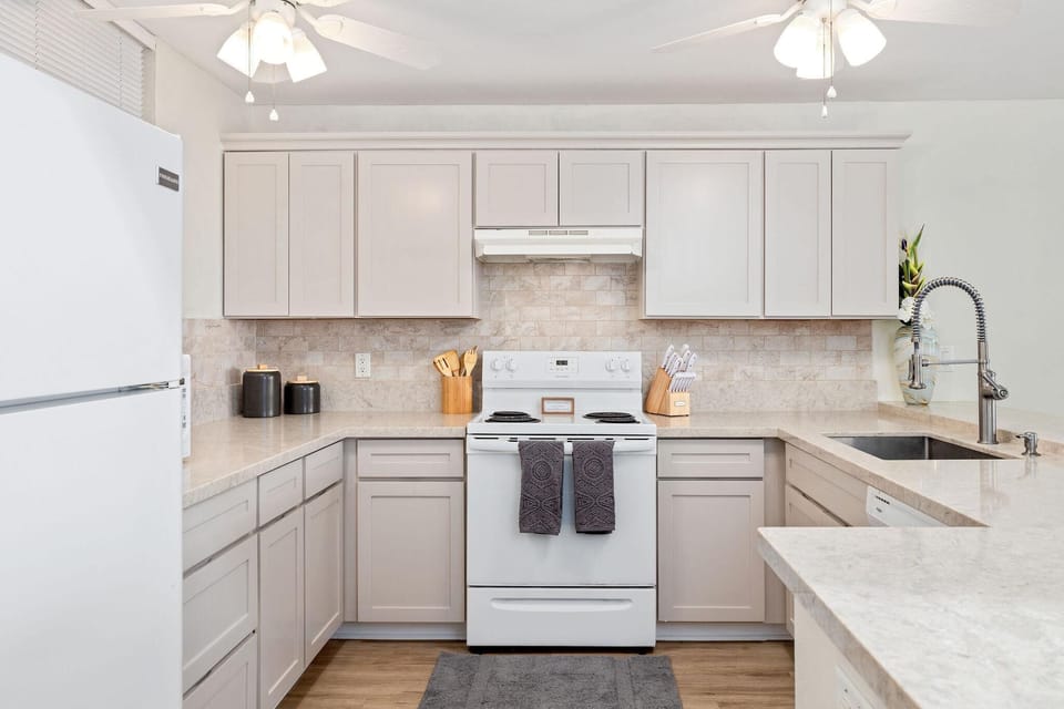 Condo, 1 King Bed with Sofa bed (Keauhou Kona Surf & Racquet Club#1-20) | Private kitchen