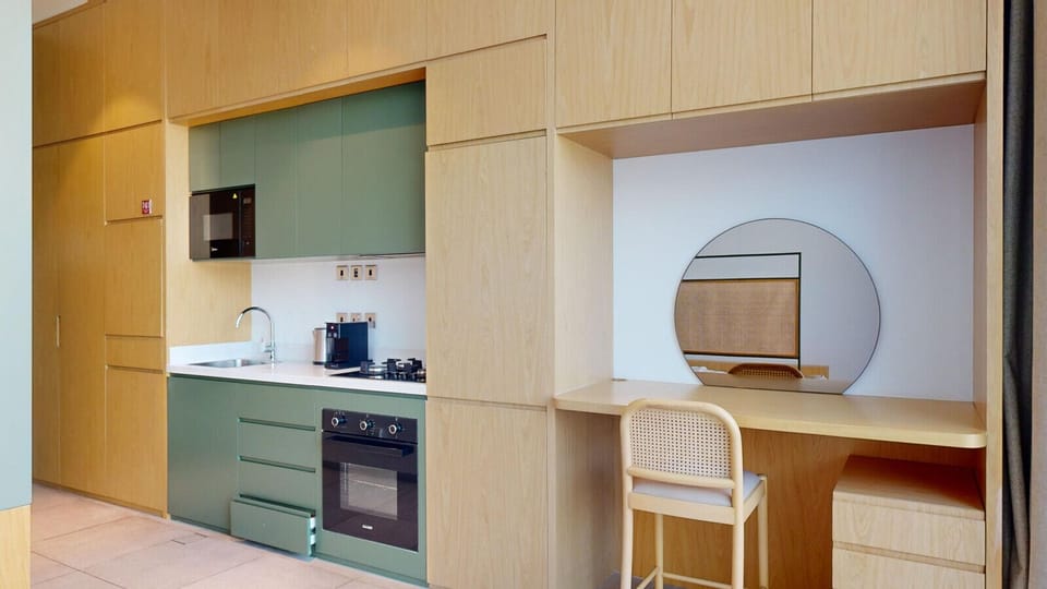 Vanity mirror and chair