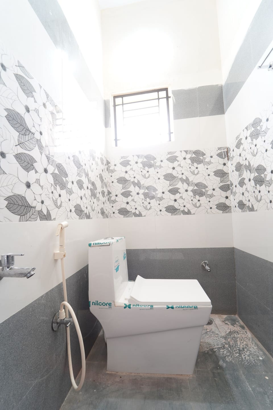 Standard Room, Air conditioning | Bathroom | Shower, towels, soap, shampoo
