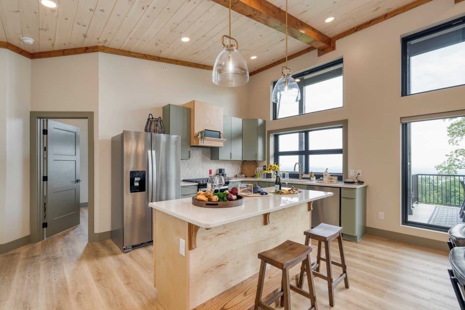 House (5 Bedrooms) | Interior