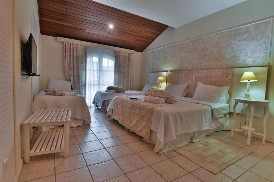 Laptop workspace, free WiFi, bed sheets