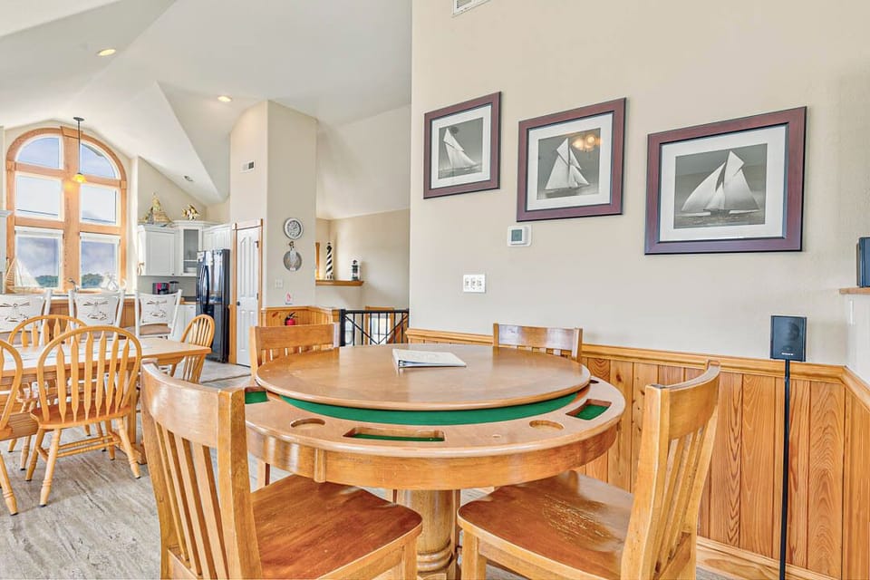 Top-Level Additional Seating - Card/Poker Table