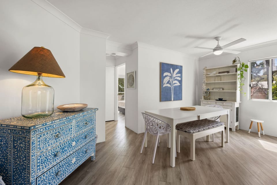 Two Bedroom Apartment in Central Burleigh | Dining room