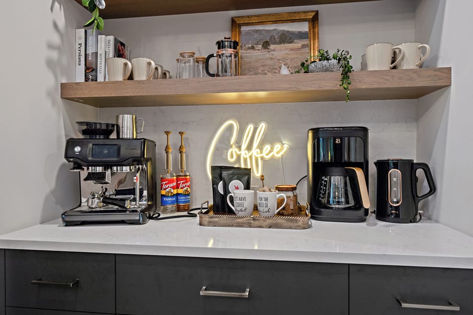 Breville espresso coffee maker (all the fun features to make the perfect cup of coffee)
