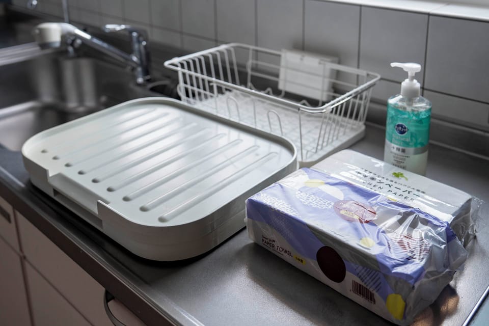 Fridge, microwave, stovetop, electric kettle