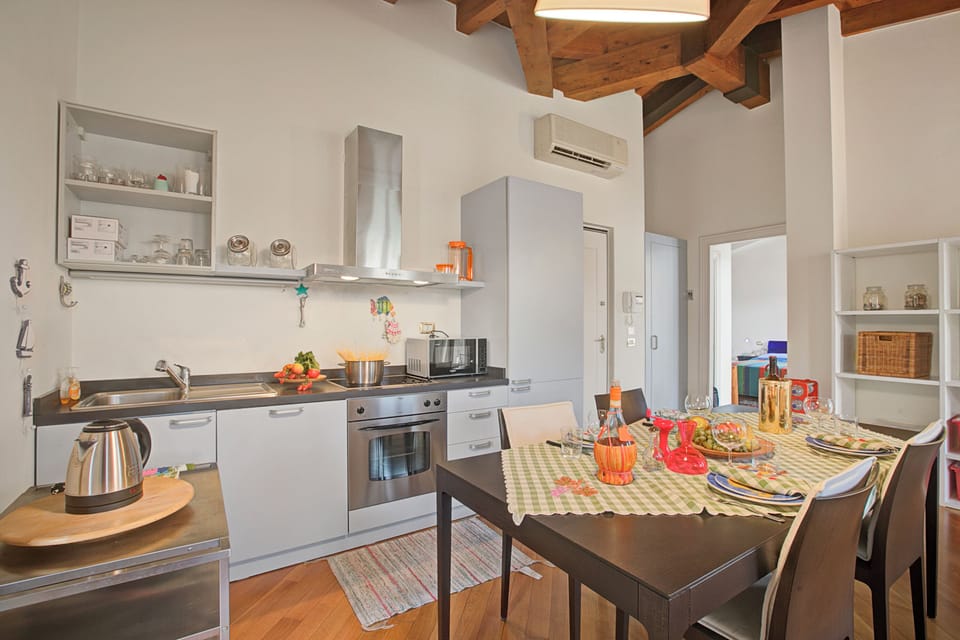Family Apartment, 2 Bedrooms, 2 Bathrooms, Lakeside (Morgante Salò-Lake view & parking) | Private kitchen