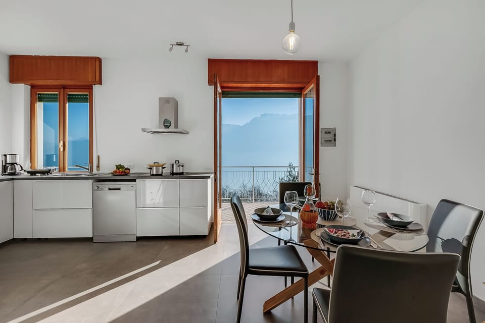 Family Apartment, Multiple Bedrooms (Casa Panorama Tremosine) | Private kitchen | Fridge, microwave, stovetop, dishwasher