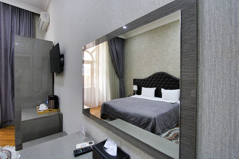 Standard Double Room, 1 King Bed, City View | Premium bedding, minibar, in-room safe, desk