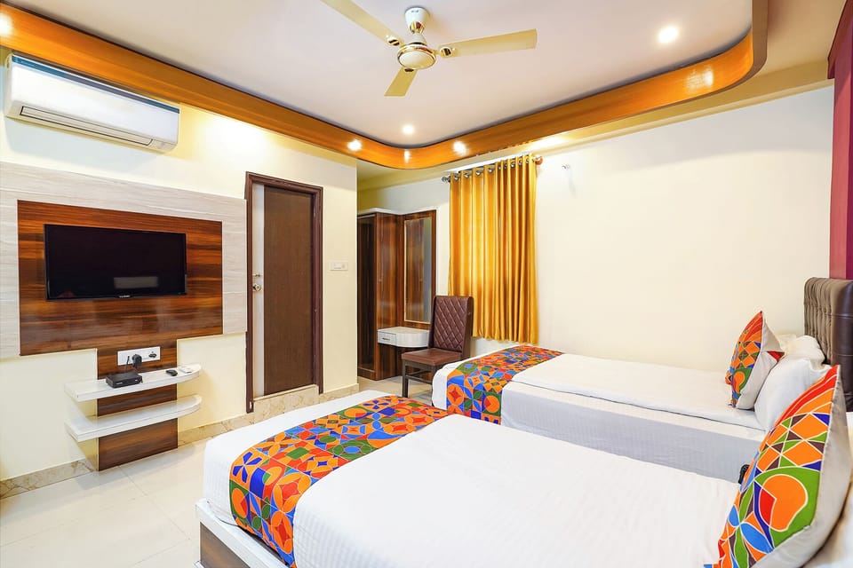 Egyptian cotton sheets, premium bedding, in-room safe, WiFi (free)