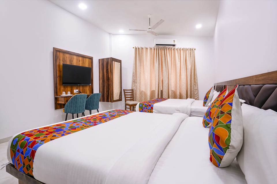 Egyptian cotton sheets, premium bedding, in-room safe