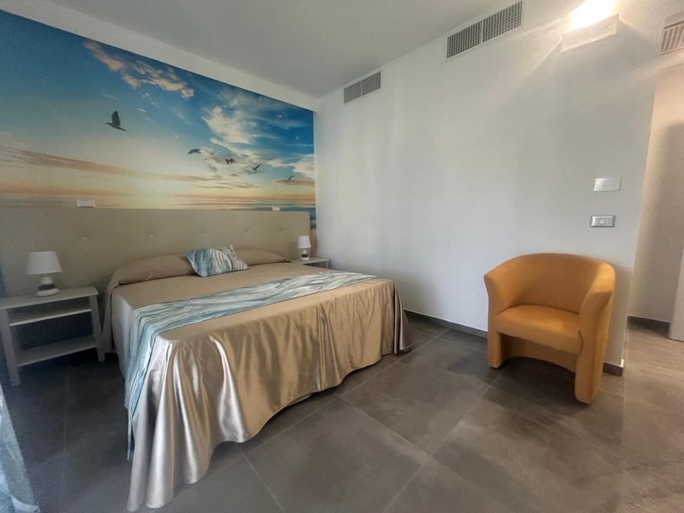 Luxury Double Room, City View | Egyptian cotton sheets, premium bedding, down comforters, pillowtop beds
