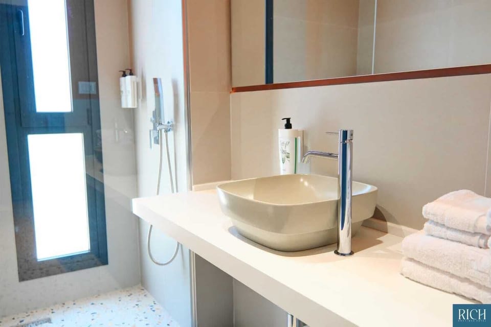 Comfort Double or Twin Room | Bathroom | Shower, hair dryer, slippers, towels