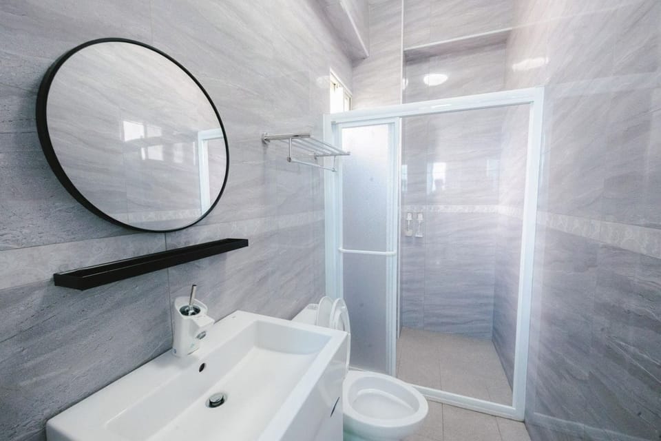 Basic Quadruple Room, Ocean View | Bathroom | Slippers