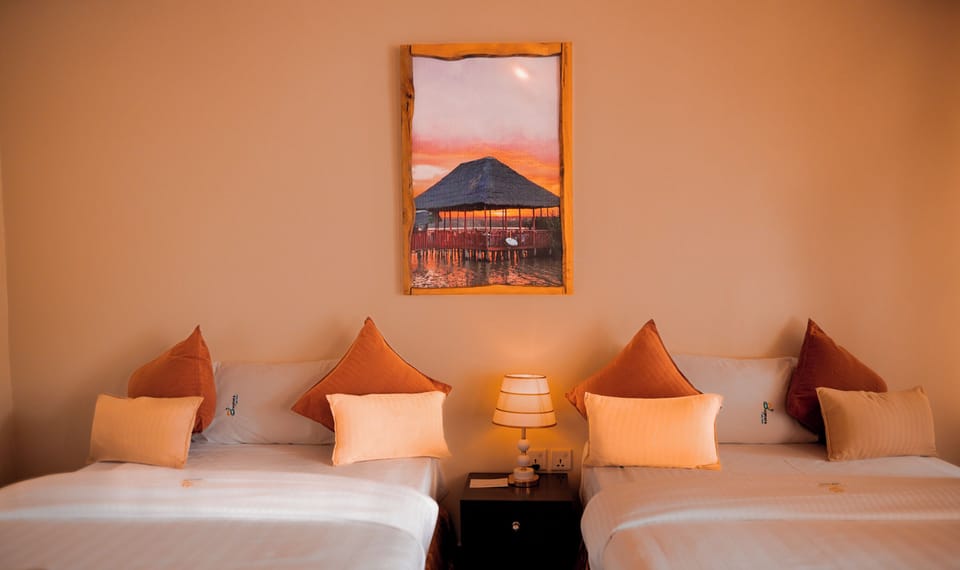 Classic Twin Room, Partial Lake View | Extra beds