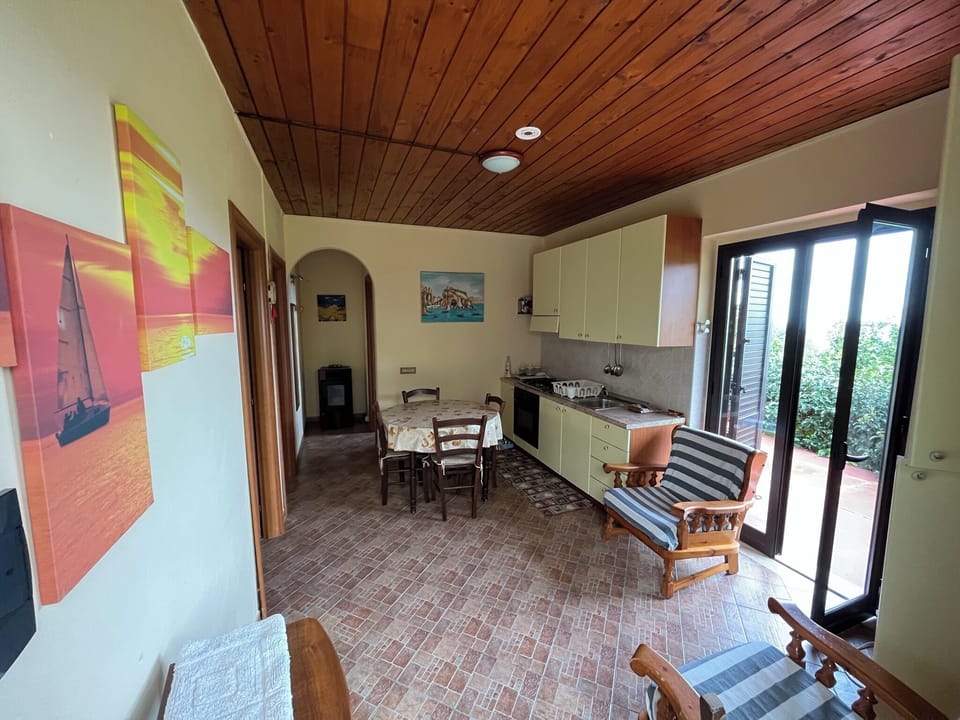 Classic House, Sea View | Private kitchen