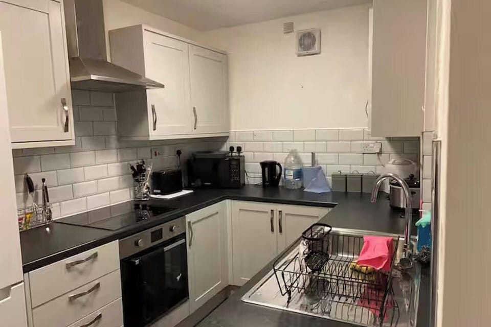 House | Private kitchen | Fridge, microwave, oven, stovetop