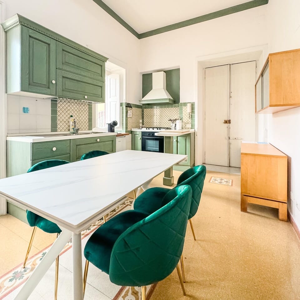 Apartment, 2 Bedrooms, City View | Living area | 32-inch LCD TV with digital channels