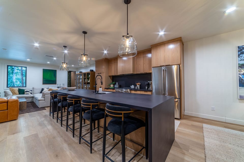 Kitchen has stunning 14' island with seating for 5.