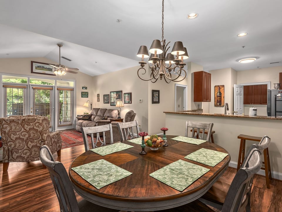DiningRoomViewintoLivingSpace