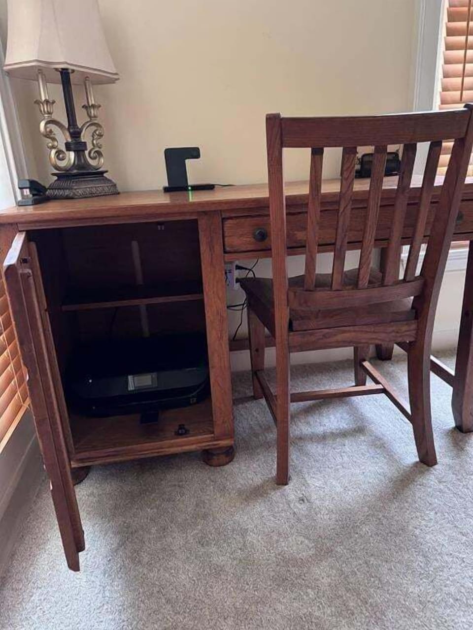 desk in master shows printer