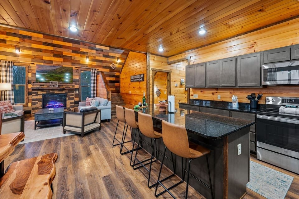 Fully stocked luxurious kitchen