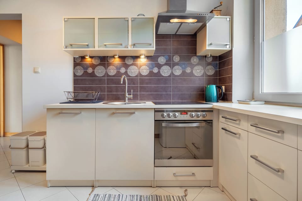 Comfort Studio Suite, Balcony | Private kitchen