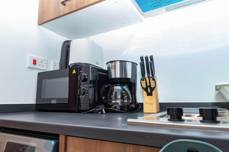 Electric kettle, toaster