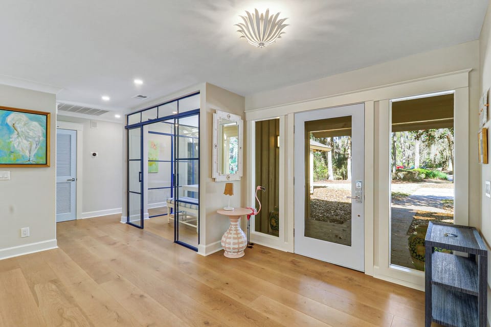 54 Harleston Green - Entryway
