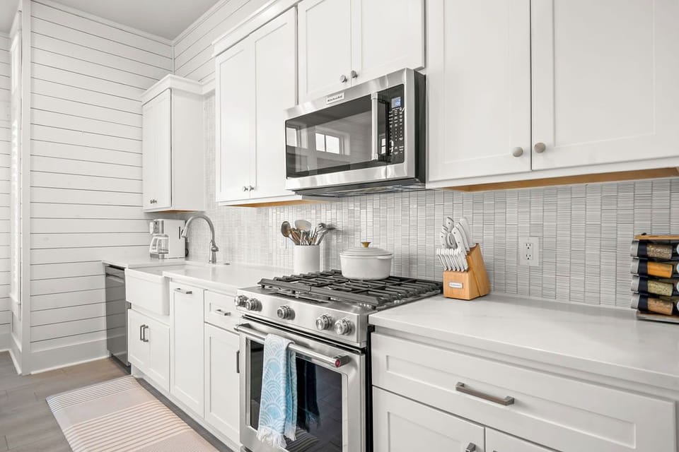 Kitchen, 1st Floor