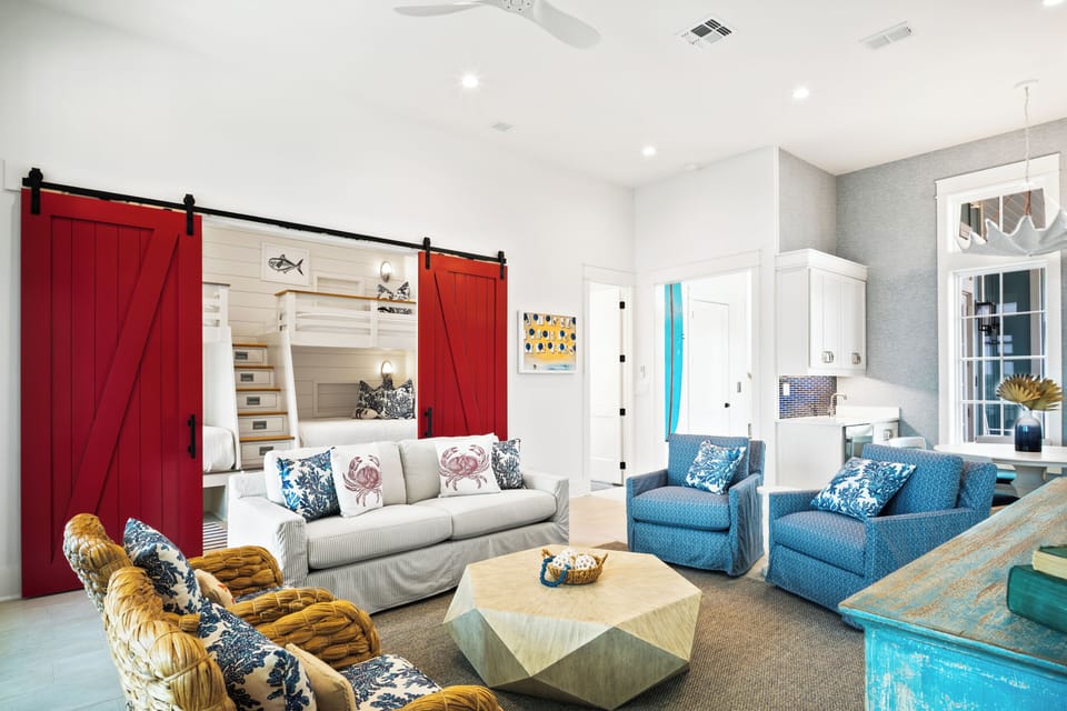 Den, 1st Floor