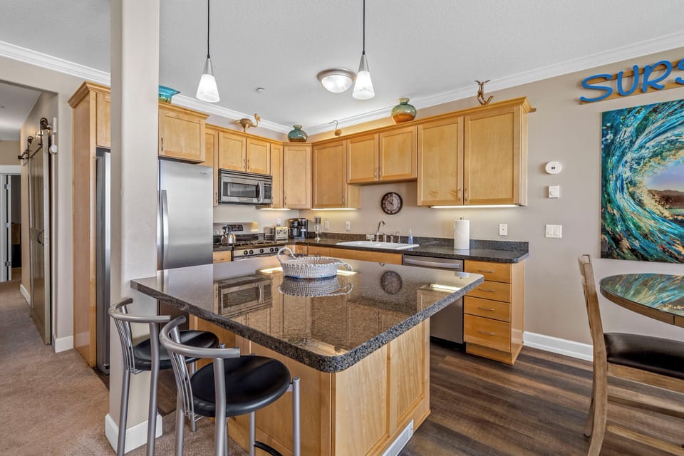Full kitchen