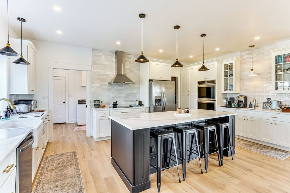 House (5 Bedrooms) | Interior