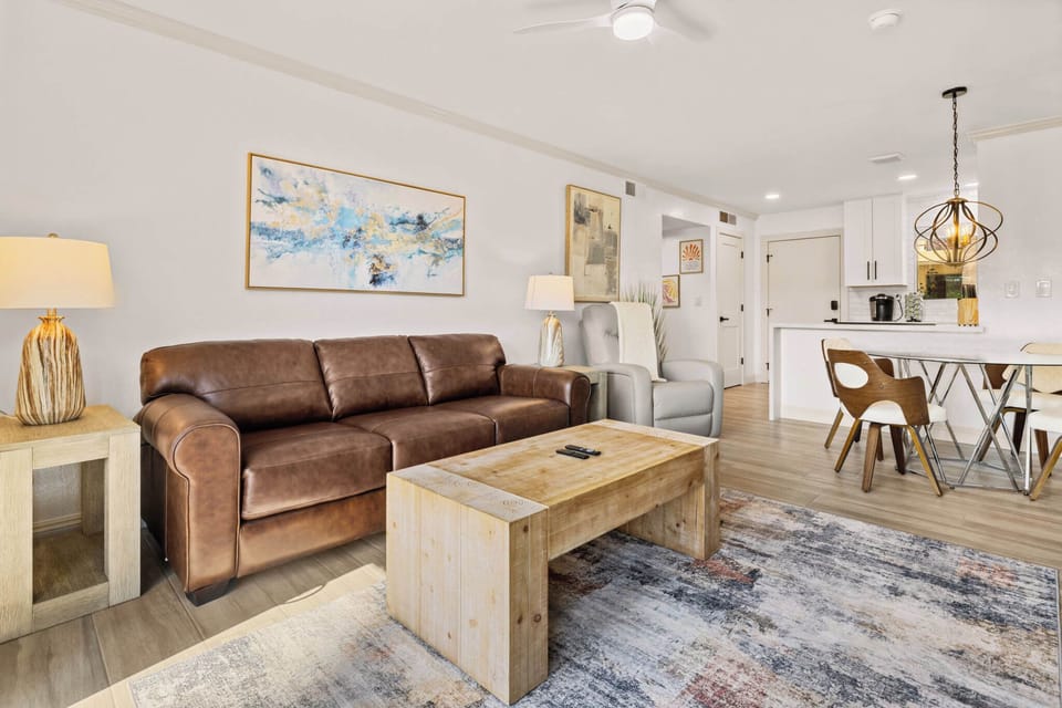 321 Living Room (3)