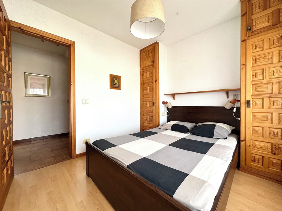 bedroom 2 (2)