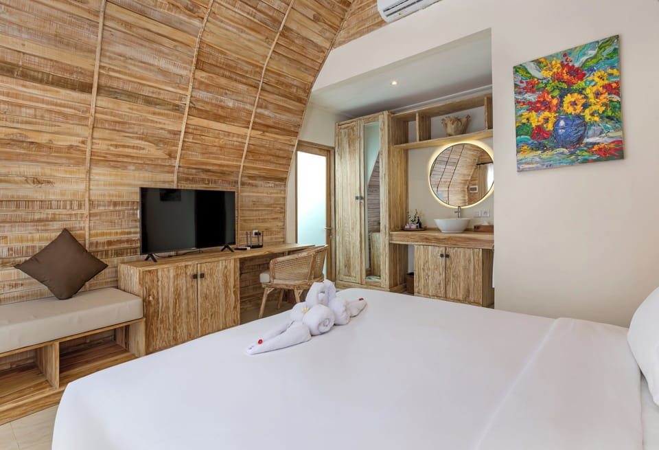 Deluxe Room, Non Smoking | Egyptian cotton sheets, premium bedding, desk, laptop workspace
